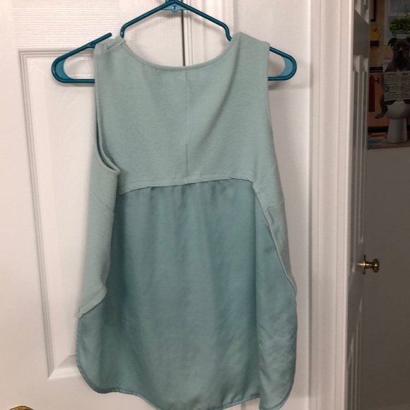 Hi- Lo Top - Picture 3 of 5